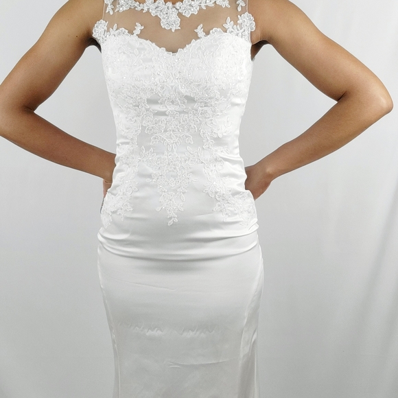 Wedding Dress - Picture 10 of 12